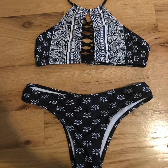 Cupshe Bikini Set - Picture 1 of 4